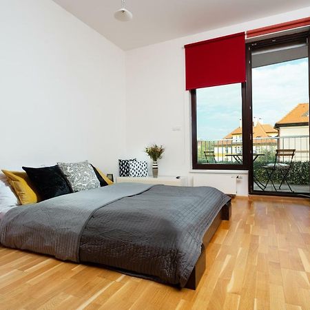Prague Days - Family 2Bdr Apt - Garage Parking - Balcony Екстер'єр фото