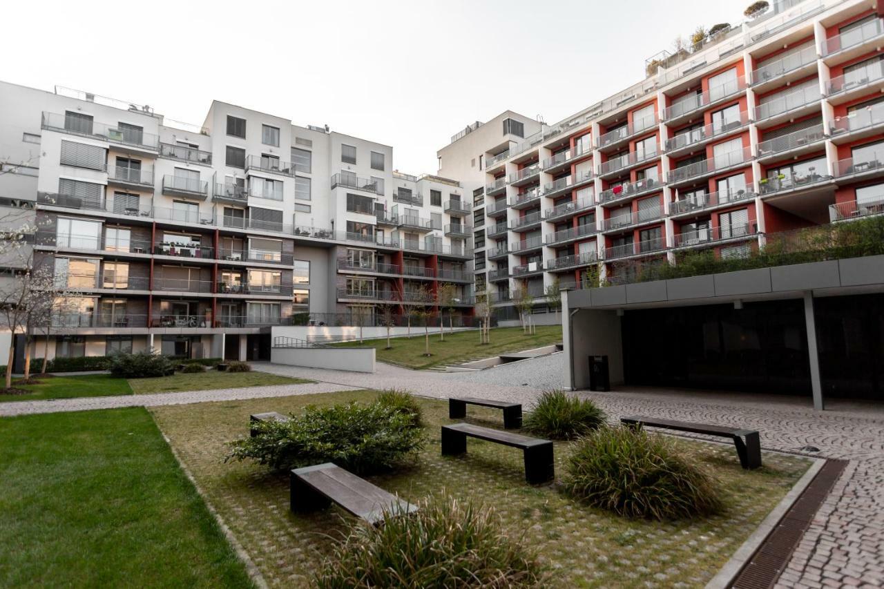 Prague Days - Family 2Bdr Apt - Garage Parking - Balcony Екстер'єр фото